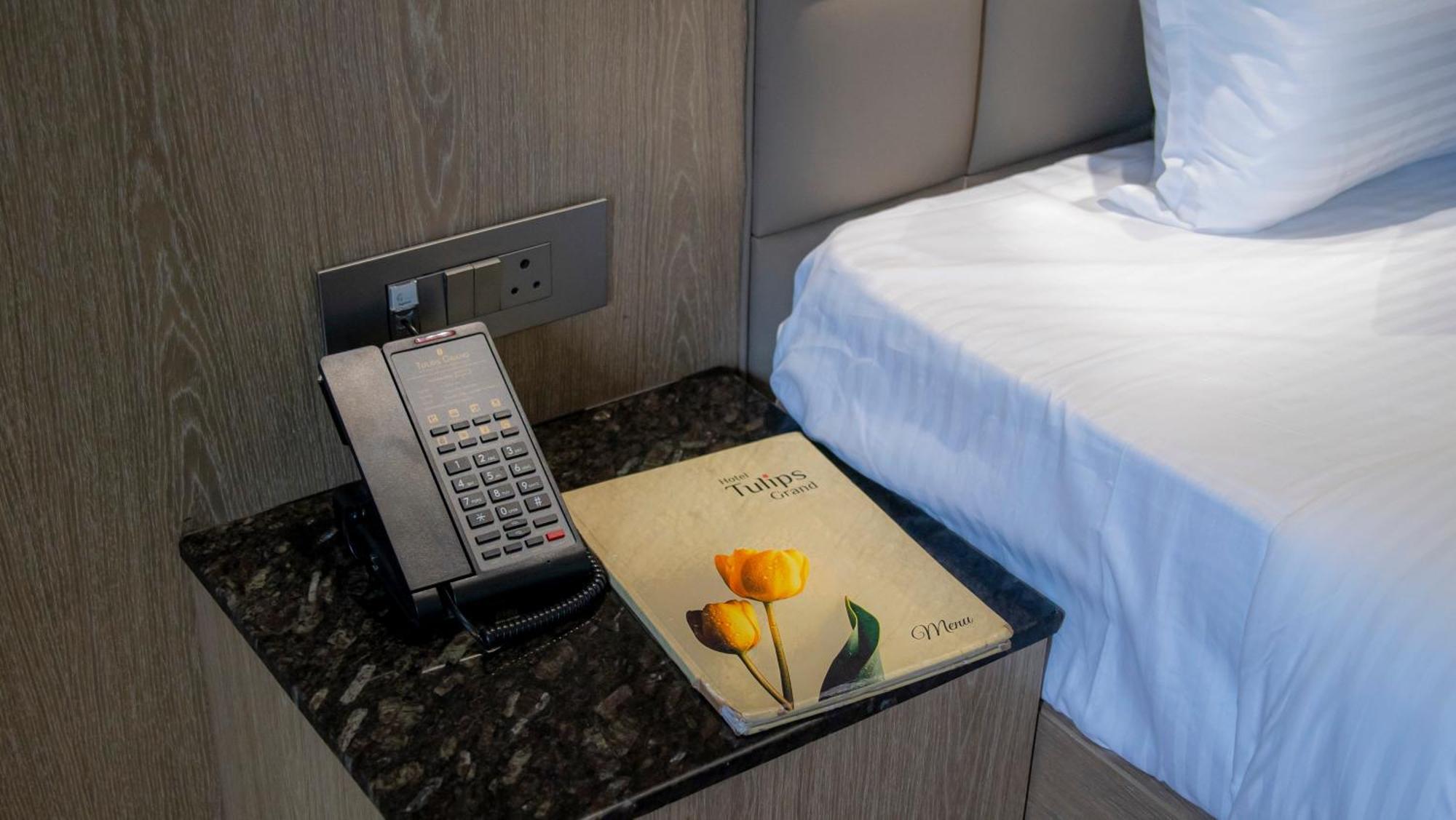 Hotel Tulips Grand 海得拉巴 外观 照片
