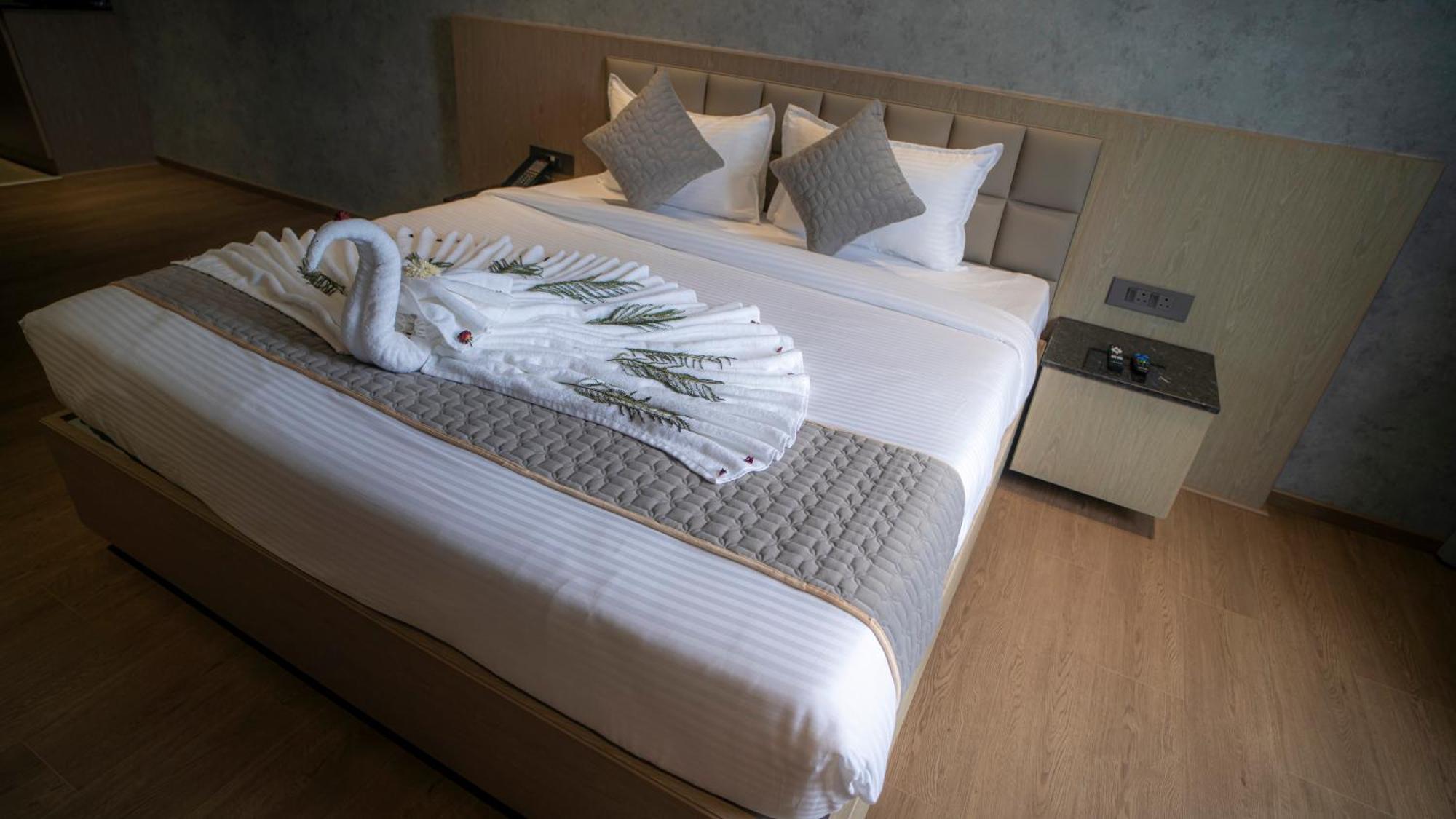 Hotel Tulips Grand 海得拉巴 外观 照片