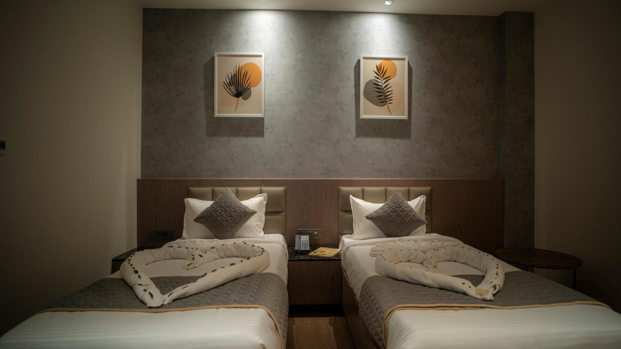 Hotel Tulips Grand 海得拉巴 外观 照片
