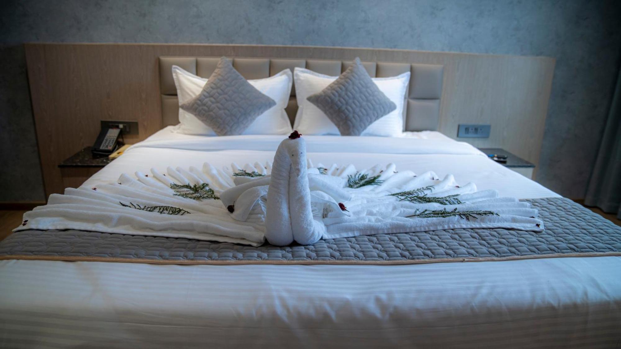 Hotel Tulips Grand 海得拉巴 外观 照片