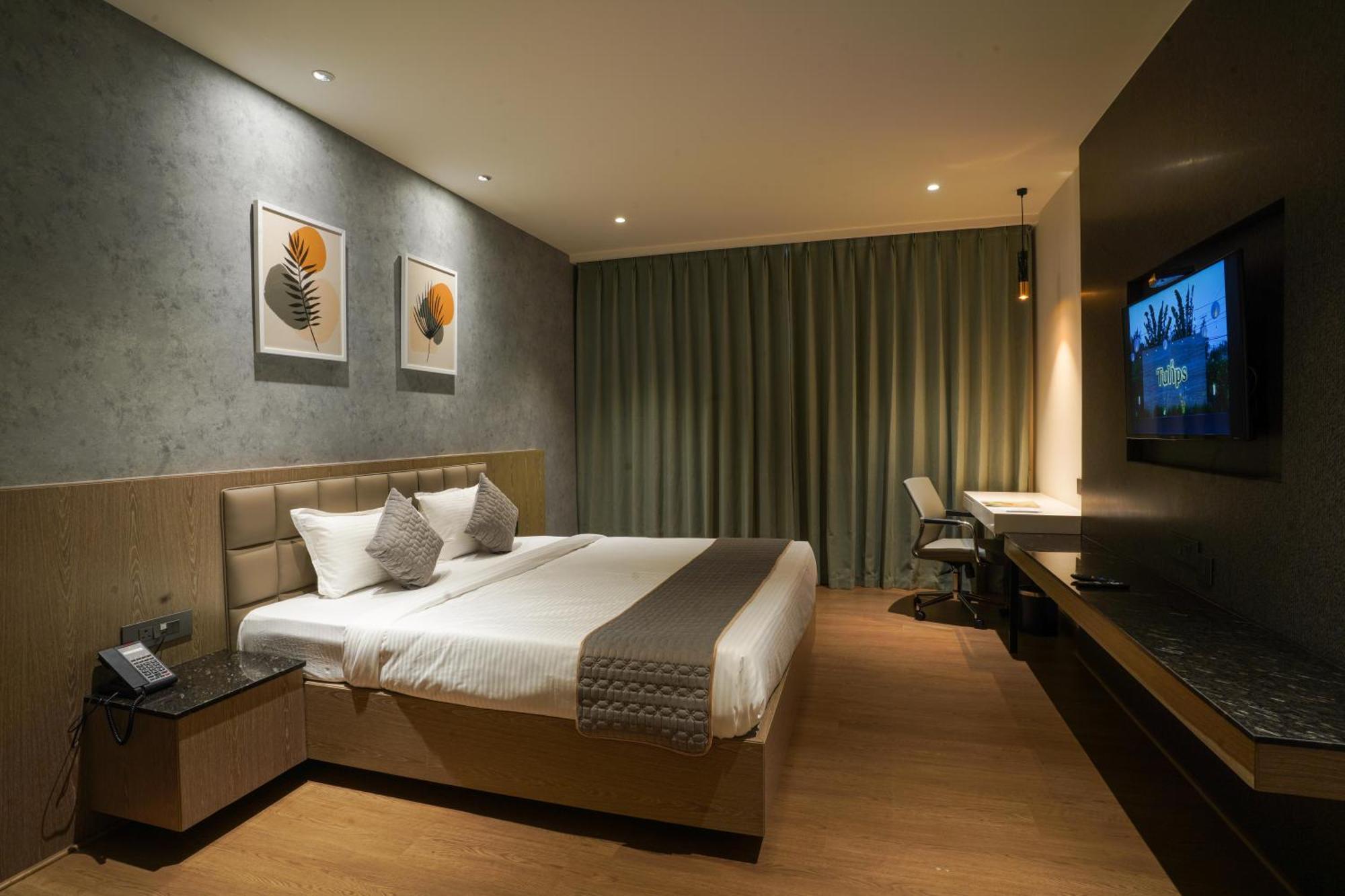 Hotel Tulips Grand 海得拉巴 外观 照片