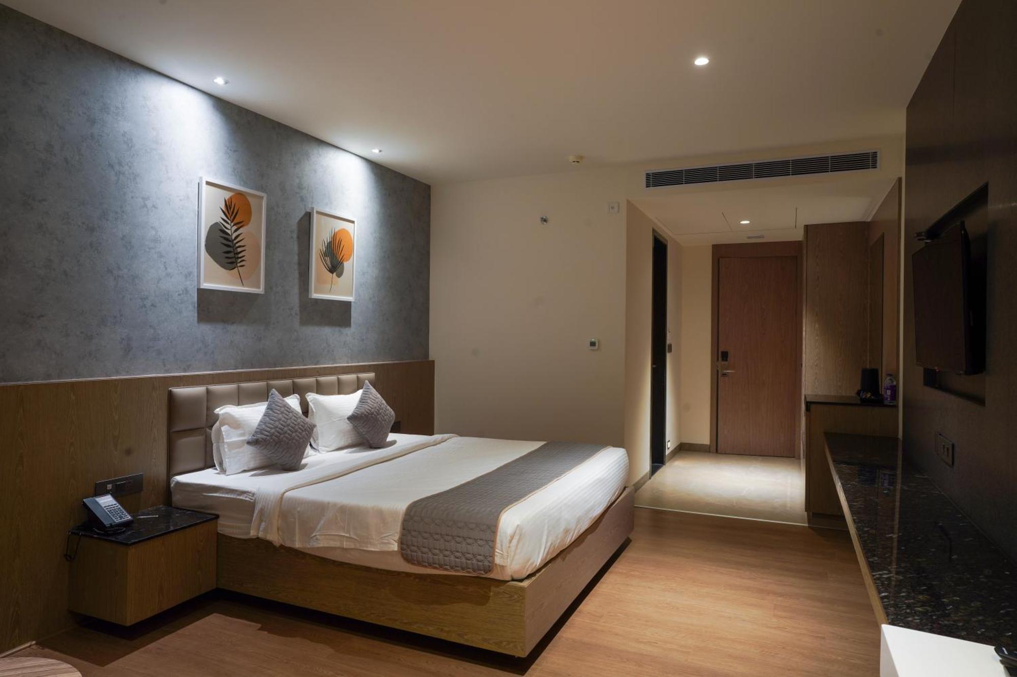 Hotel Tulips Grand 海得拉巴 外观 照片
